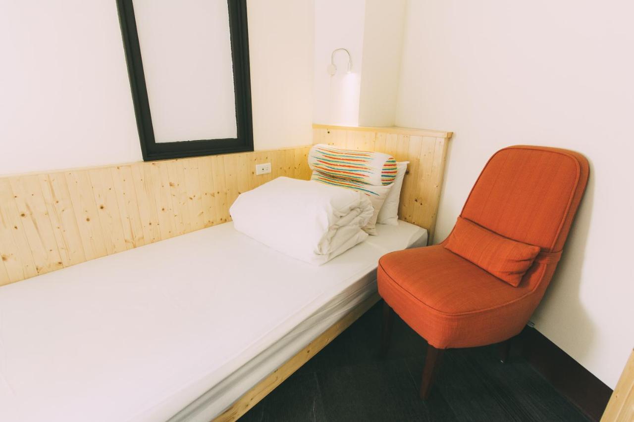 阿信輕旅 Apartment Tainan Exterior photo